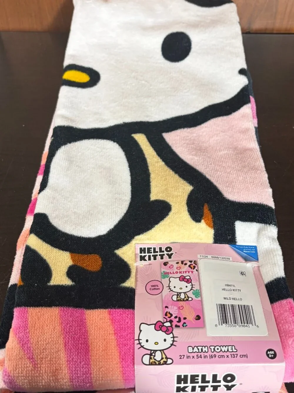 NWT Hello Kitty 27x54 Bath Towel Large Beach Towel Pool Sanrio Gift Sunny Pink